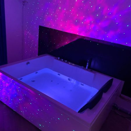 Paris La Defense - Santorin Apartment With Jacuzzi Courbevoie Exteriör bild