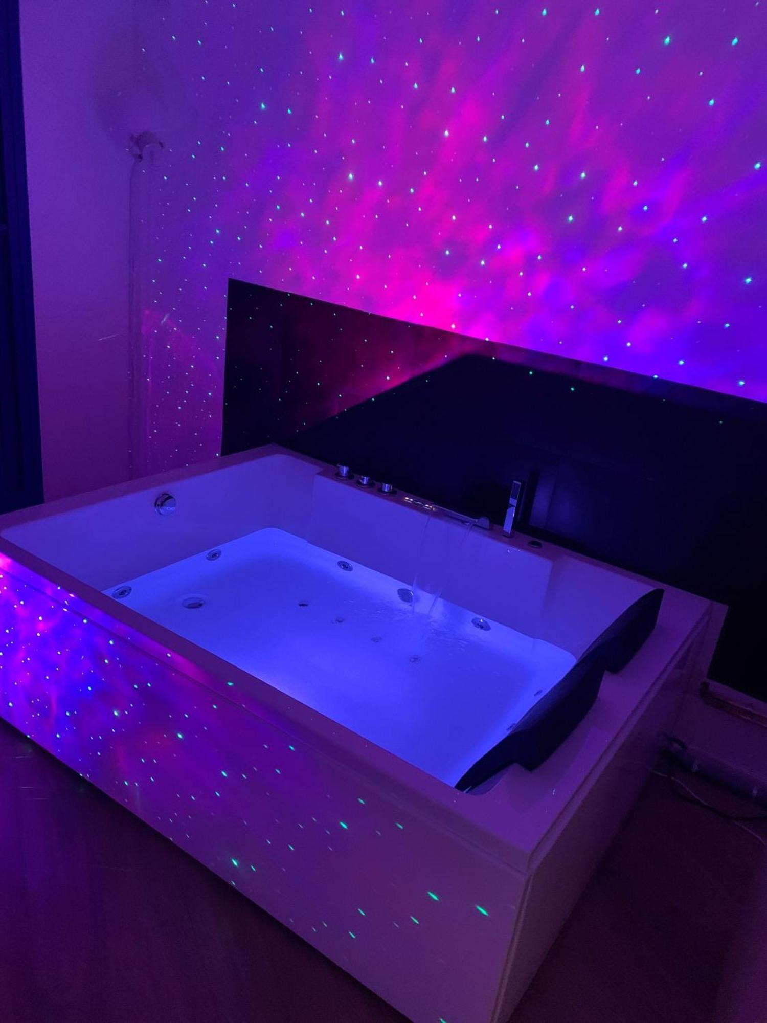Paris La Defense - Santorin Apartment With Jacuzzi Courbevoie Exteriör bild